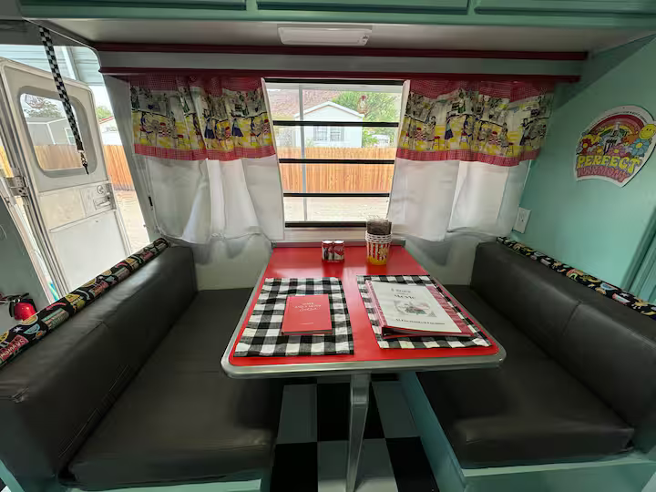 Diner and a Movie, photo 14 of 25
